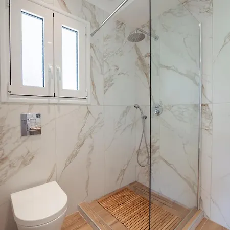 Katikia House Villa *