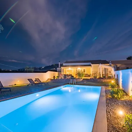 Katikia House Κομπίτσι