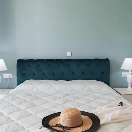 Katikia House Κομπίτσι