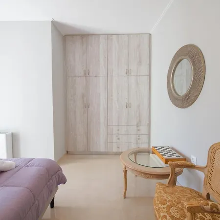 Willa Katikia House *