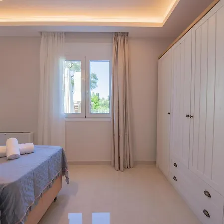 Willa Katikia House *