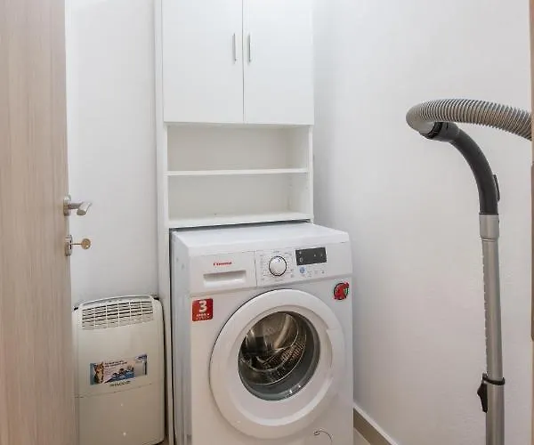 Katikia House * Kompítsion