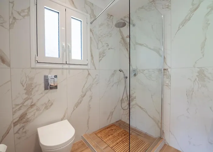 Katikia House Villa *